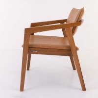 Poltrona Inanna Estofada Estrutura Madeira Eucalipto Design Exclusivo Acabamento Premium