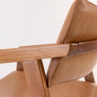 Poltrona Inanna Estofada Estrutura Madeira Eucalipto Design Exclusivo Acabamento Premium