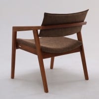 Poltrona Inanna Estofada Estrutura Madeira Eucalipto Design Exclusivo Acabamento Premium