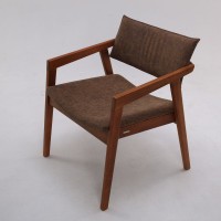 Poltrona Inanna Estofada Estrutura Madeira Eucalipto Design Exclusivo Acabamento Premium