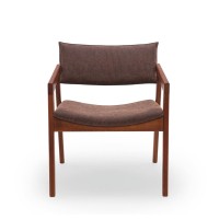 Poltrona Inanna Estofada Estrutura Madeira Eucalipto Design Exclusivo Acabamento Premium