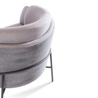 Poltrona Lanise Estofada Multilaminada Base Aço Carbono Pintura Metalizada