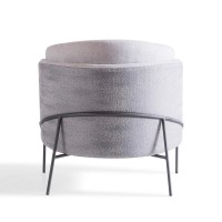 Poltrona Lanise Estofada Multilaminada Base Aço Carbono Pintura Metalizada