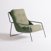Poltrona Maggiolina Estofada Estrutura Aço Carbono Pintura Eletrostática 