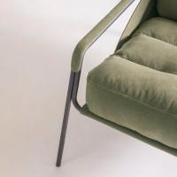 Poltrona Maggiolina Estofada Estrutura Aço Carbono Pintura Eletrostática 