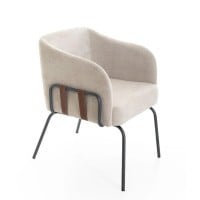 Poltrona Maki Detalhes Laterais com Cintas Pés Aço Carbono Design Contemporâneo