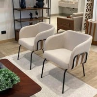 Poltrona Maki Detalhes Laterais com Cintas Pés Aço Carbono Design Contemporâneo