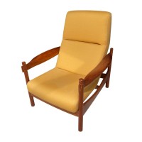 Poltrona Malu Estilo Retro em Madeira Maciça com Tecidos Personalizados