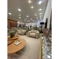 Poltrona Ondine em Couro Legítimo Estofado Orgânico com Costuras Decorativas