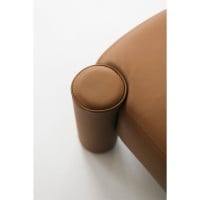 Poltrona Orfeu em Couro Legítimo com Almofadão e Apoios Cilíndricos Acolchoados Design by Victor Suzuki