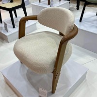 Poltrona Sam Assento Estofado Encosto e Estrutura Madeira Maciça Jequitibá Design Exclusivo by Juliano Schimidt