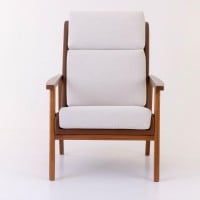 Poltrona Siona Estofada Estrutura Madeira Eucalipto Design Exclusivo Acabamento Premium