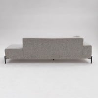 Sofá com Chaise Lateral Dalthon Pés Aço Pintura Epóxi Design Sustentável by Estudio Oune