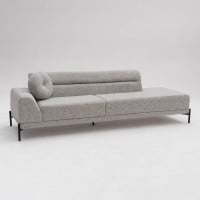 Sofá com Chaise Lateral Dalthon Pés Aço Pintura Epóxi Design Sustentável by Estudio Oune