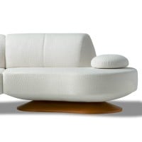 Sofá Curvo Olsay Duo 2 Módulos com Encosto Alongado e Encosto Deslocado Base Orgânica em Madeira Laminada Design by Maicon Geremia
