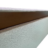 Sofá Holz Encosto em Multilaminado Base e Detalhe Traseiro em Madeira Eucalipto Reflorestada