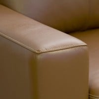 Sofá Nevin Couro Natural Estrutura Madeira de Lei Eucalipto Pés em Madeira Design Artesanal