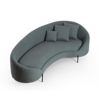 Sofá Curvo Urban Estofado com Almofadas Decorativas Pés em Aço Carbono Estrutura Madeira Eucalipto Reflorestada