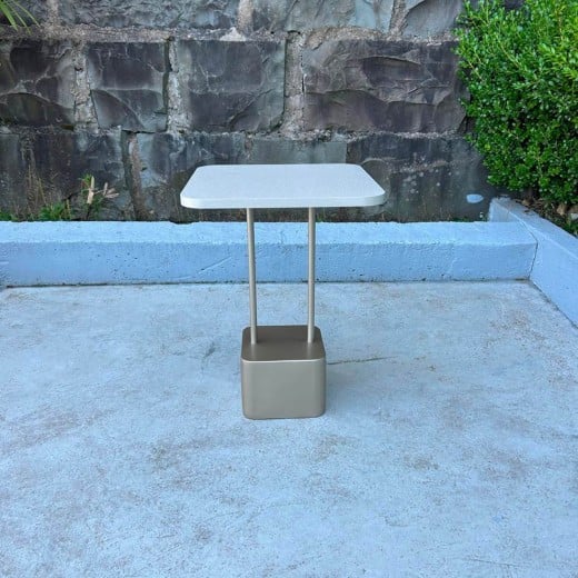 Mesa Lateral Alba Tampo Quadrado em Madeira Pintada Hastes Duplas e Base Cúbica em Aço Carbono com Pintura Epóxi