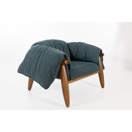 Poltrona Manthelle Estofada Estrutura em Madeira Tauari Design by M7 Estúdio