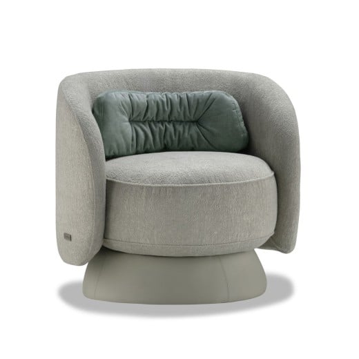 Poltrona Giratória Nusa Estofada com Almofada Lombar e Base Revestida Design by Stúdio +A!