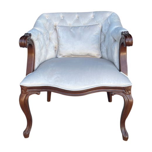 Poltrona Victoire Capitonê Pés Luís XV Entalhada Madeira Maciça Design Artesanal de Luxo