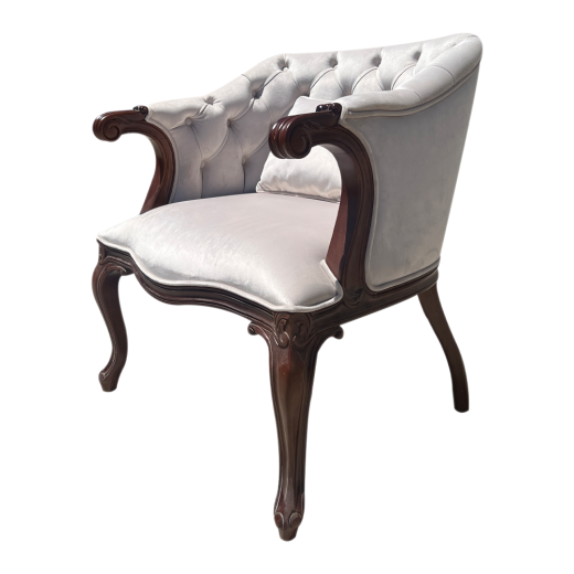 Poltrona Victoire Capitonê Pés Luís XV Entalhada Madeira Maciça Design Artesanal de Luxo