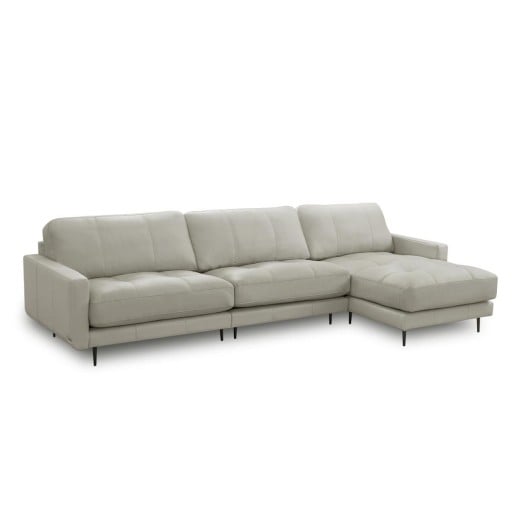 Sofá com Chaise Romulo 3 Módulos Couro Natural Almofadas Soltas Estrutura Madeira de Lei Eucalipto Pés em Aço Design Artesanal