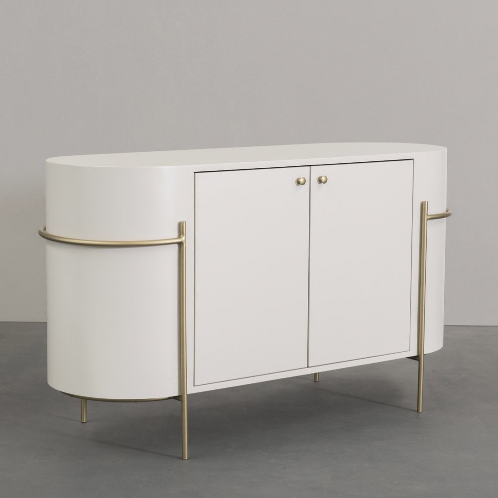 Buffet Tilman Laqueado com Portas Prateleira Interna Base Aço Carbono Pintura Metalizada