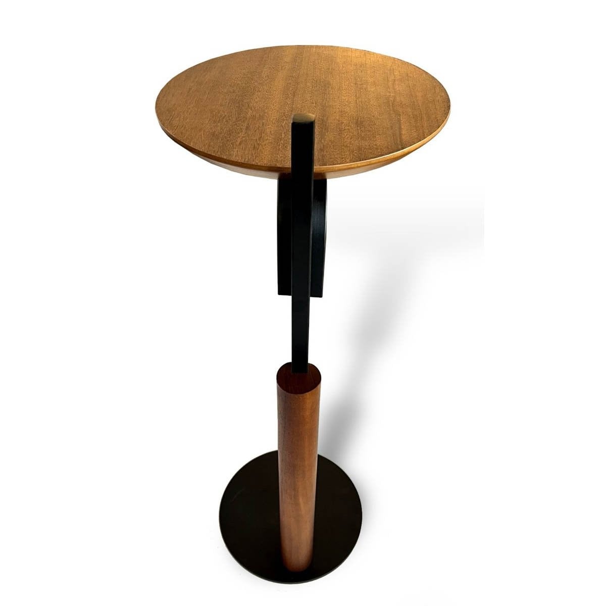 Mesa Lateral Hamus Tampo e Detalhe em Madeira Haste e Base Disco em Aço com Pintura Epóxi