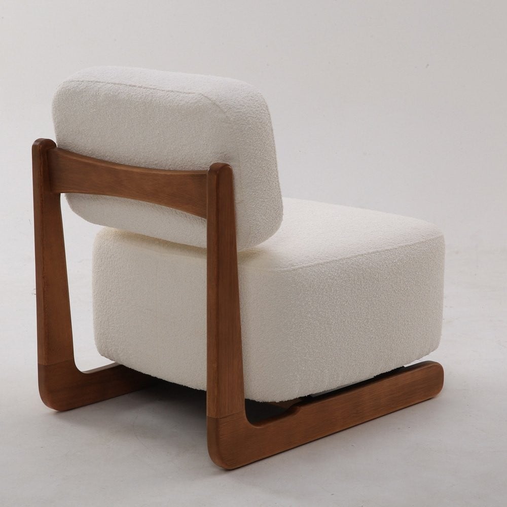Poltrona Demeter Estofada Estrutura Madeira Eucalipto Design Exclusivo Acabamento Premium
