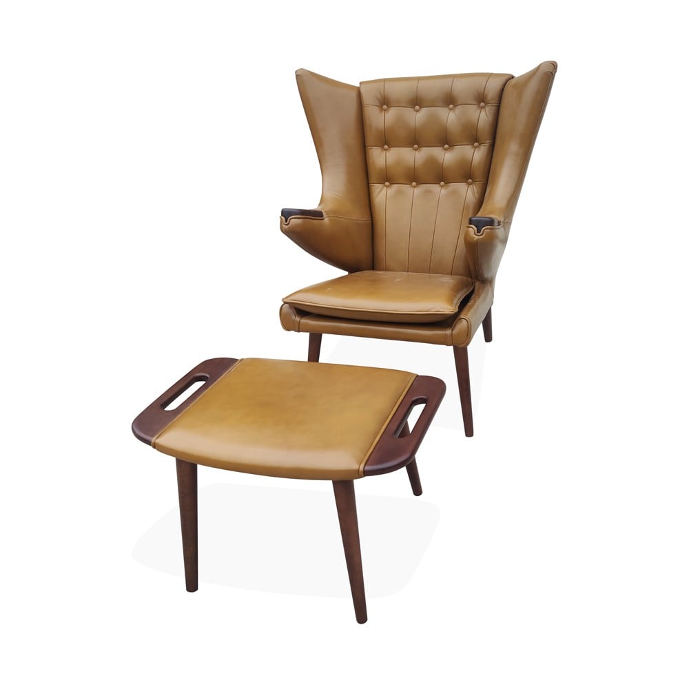 Poltrona Papa Bear com Puff Estrutura Madeira Maciça Artesian Design by Hans Wegner